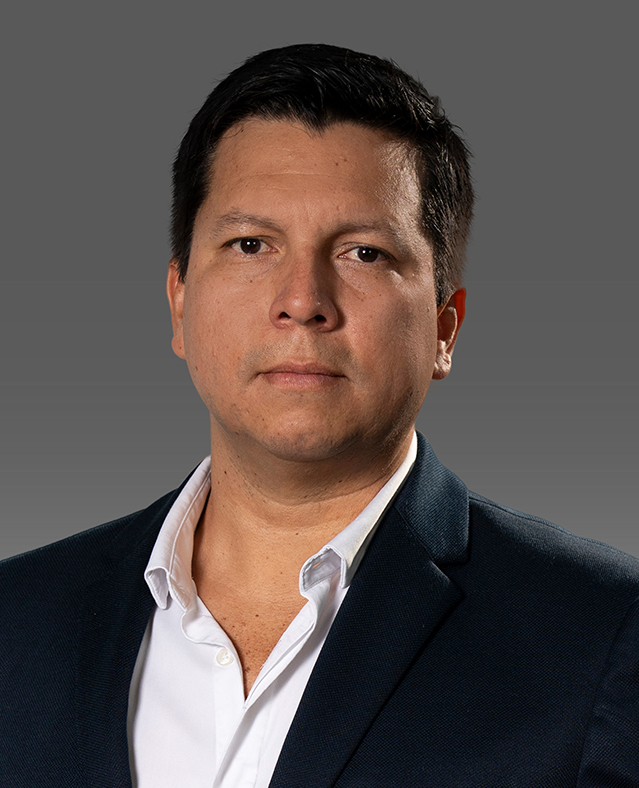ROBERTO AGUIRRE